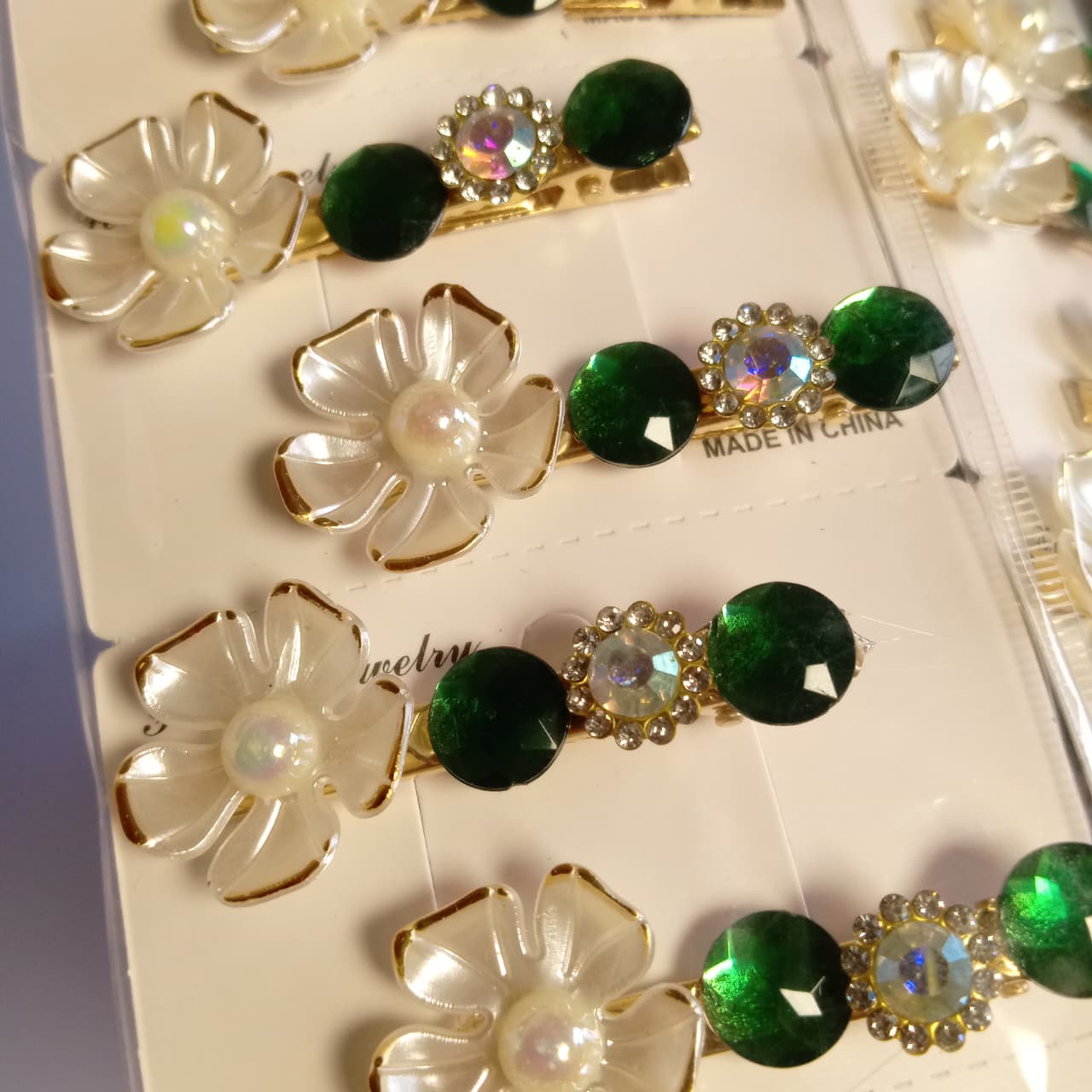 Green Floral Pearl Hair Clips for Girls – Crystal Flower Hair Pins | Pakistan Independence Day Hair Accessories