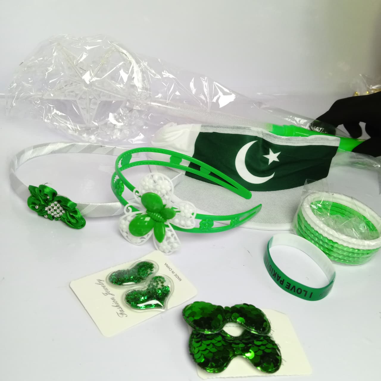 Green Heart Glitter Hair Clips for Girls – Transparent Heart Hair Pins | 14 August Pakistan Independence Day Hair Accessories